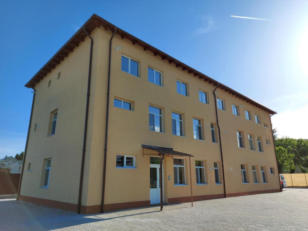 Apartamente Livada Ramnicu Valcea Bagian luar foto