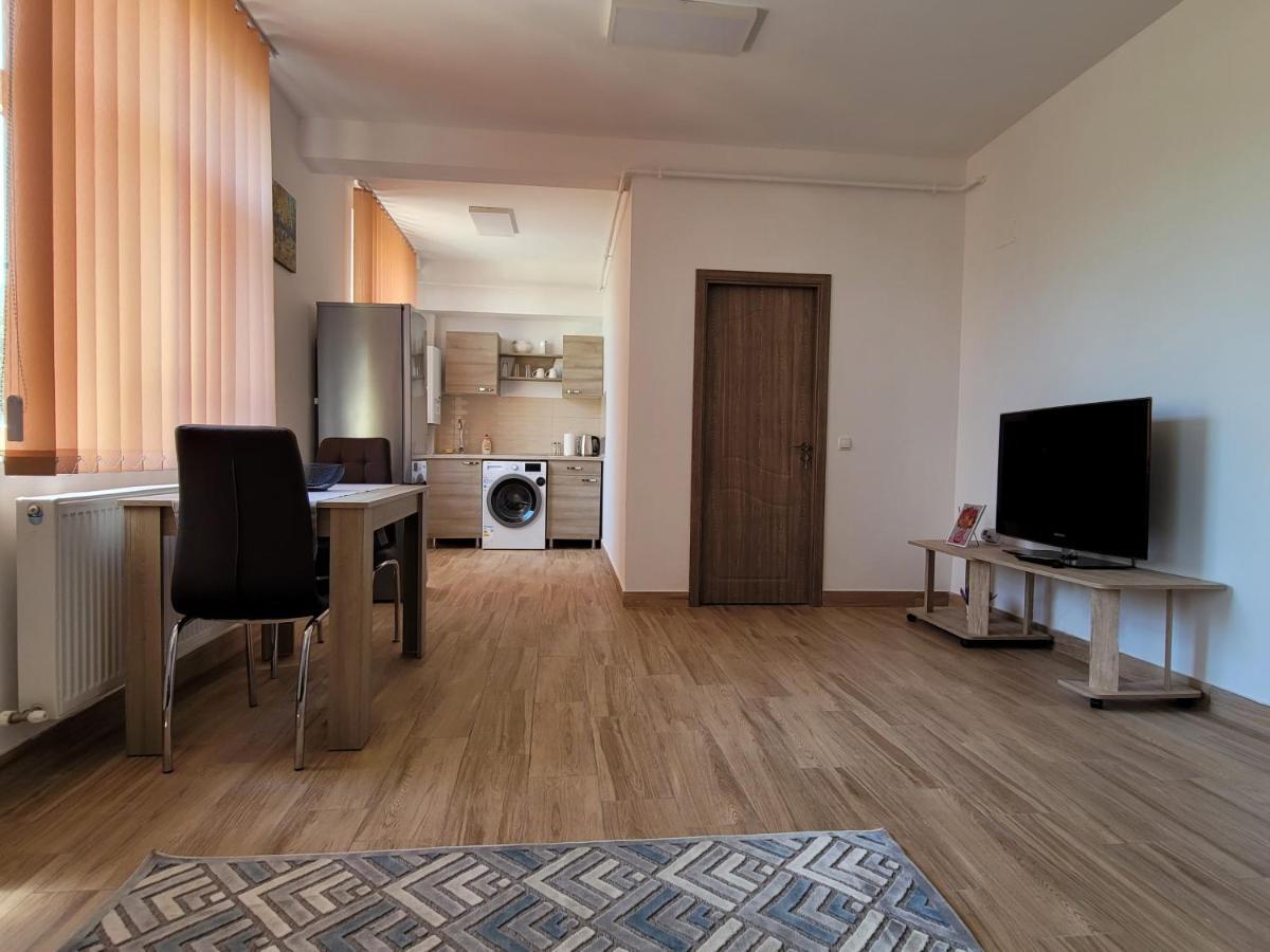 Apartamente Livada Ramnicu Valcea Bagian luar foto