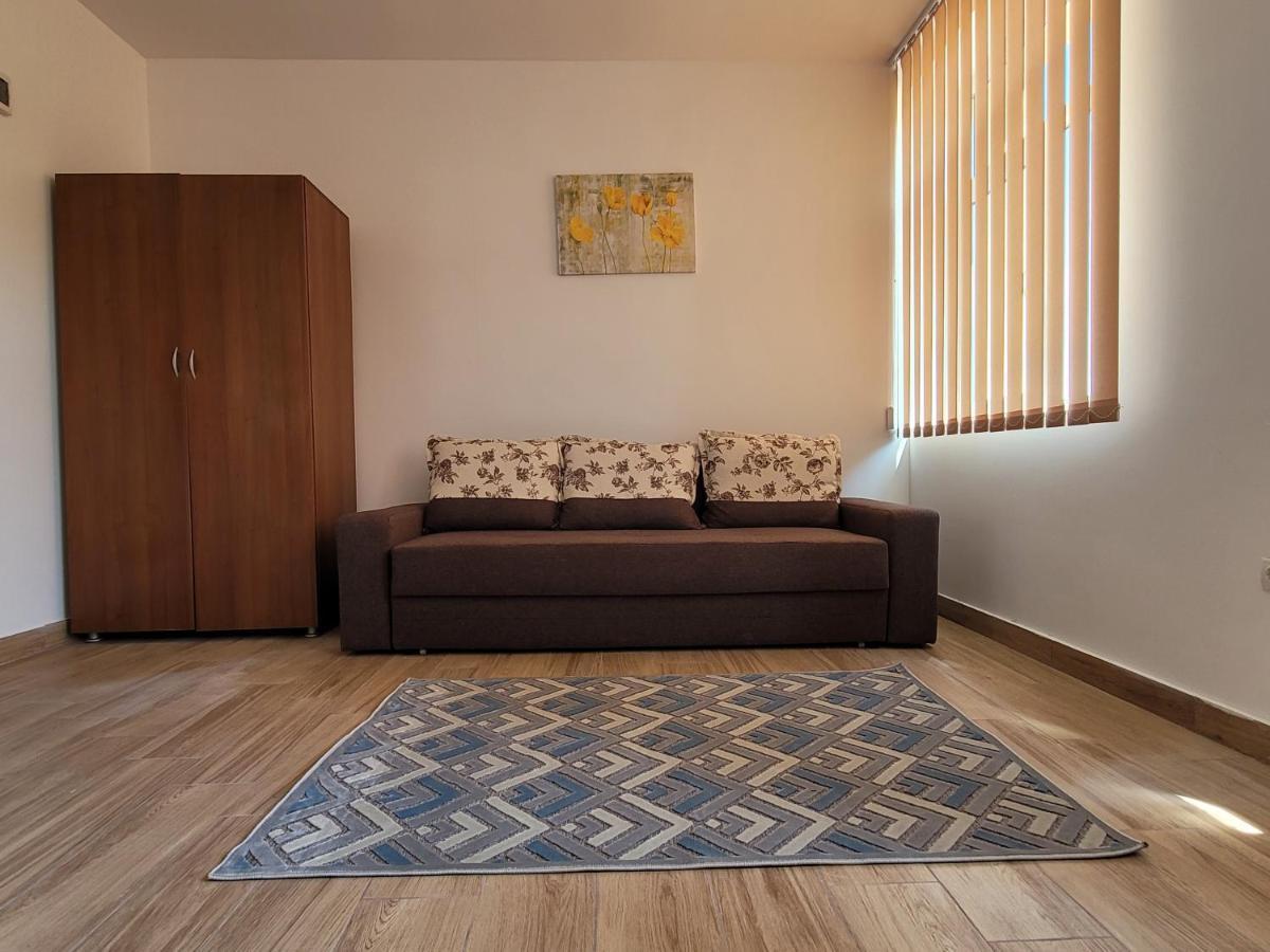 Apartamente Livada Ramnicu Valcea Bagian luar foto