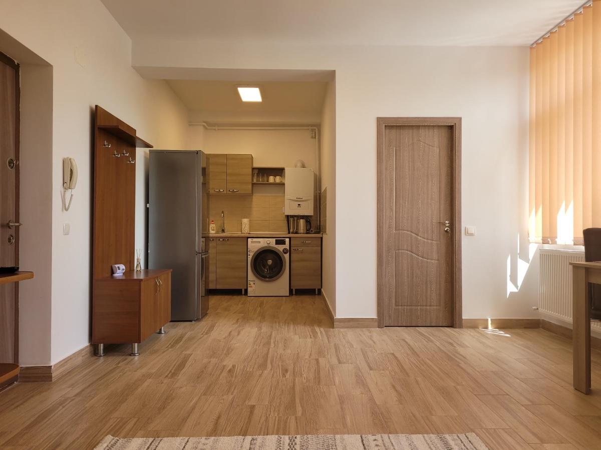 Apartamente Livada Ramnicu Valcea Bagian luar foto