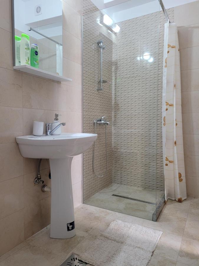Apartamente Livada Ramnicu Valcea Bagian luar foto